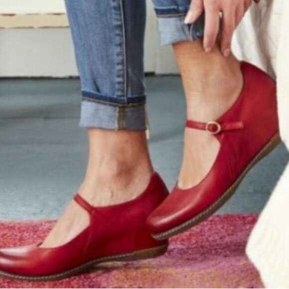 Dansko Loralie 37 US 6.5 7 Burnished Red Leather Hidden Wedge Mary Jane VGUC - Picture 1 of 16